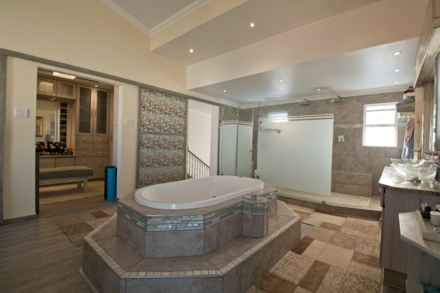 4 Bedroom Property for Sale in Outeniqua Strand Western Cape